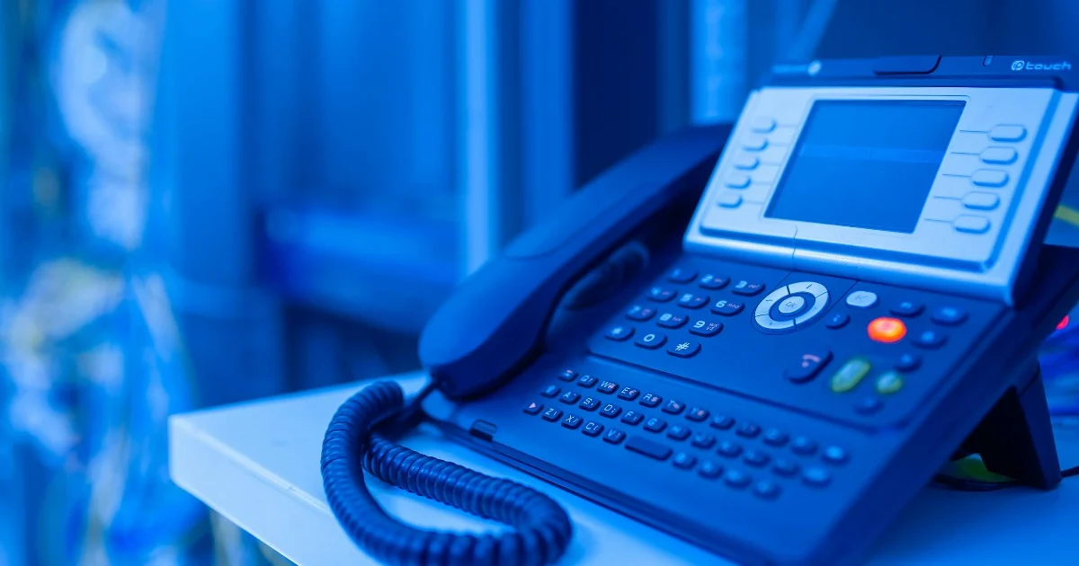 Telefoni IP per aziende: quando convengono davvero e come integrarli con centralino cloud